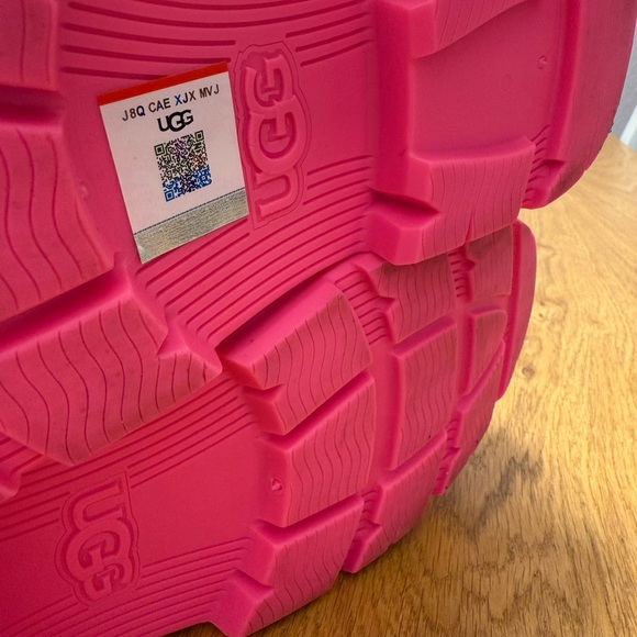 UGG Droplet Taffy Rainboots - Picture 2 of 5